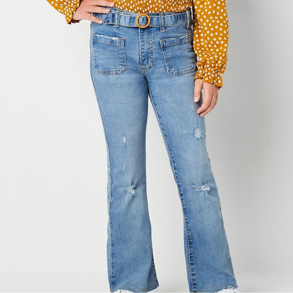 Madden Girl Jeans size 8 Flare leg mid rise